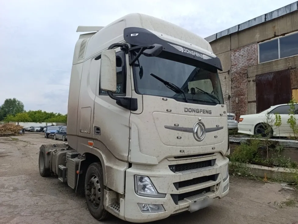 DONGFENG DFH 4x2 Седельный тягач, фото 2