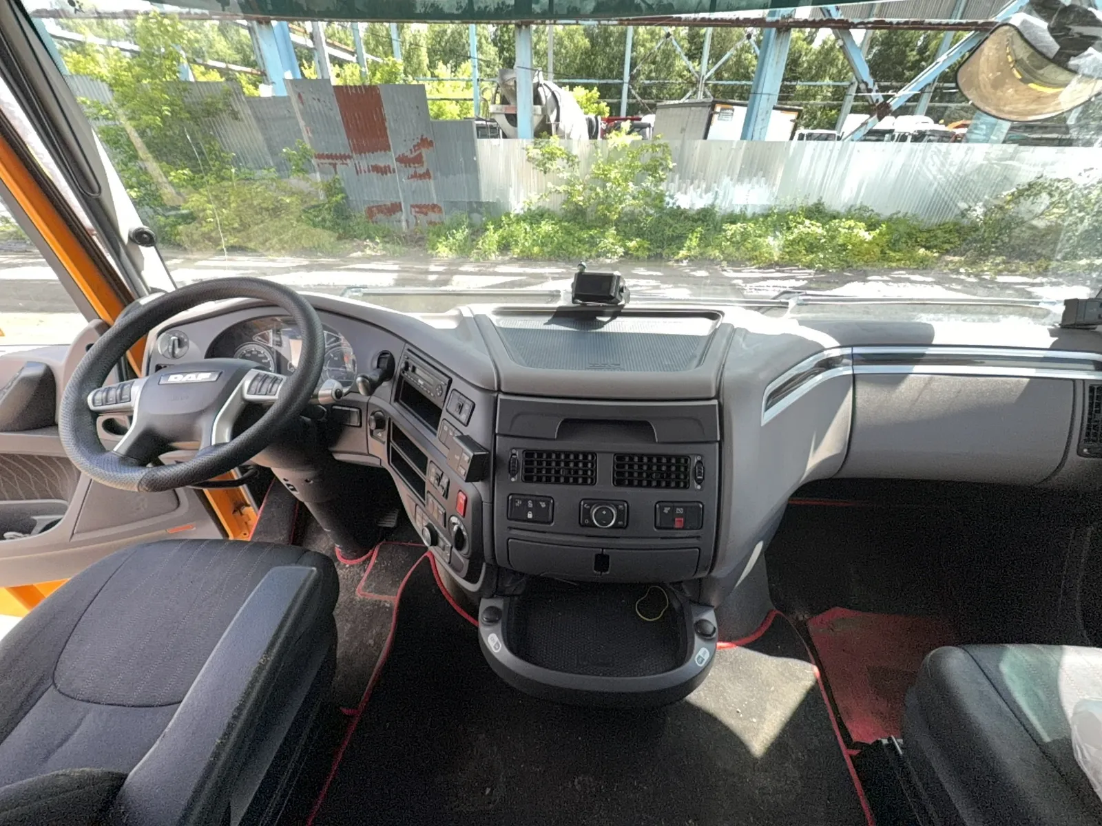 DAF XF 6x2 Седельный тягач, фото 5