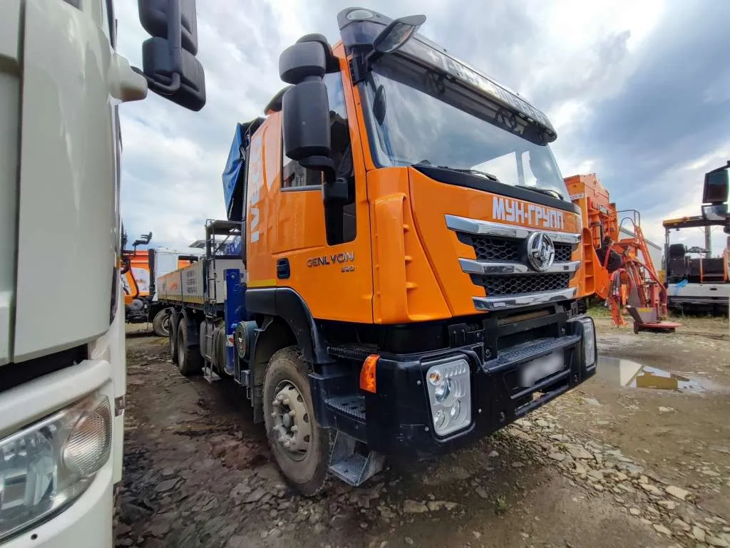 Карвинг 3370* на шасси HONGYAN GENLYON 6x4 Бортовой с КМУ, фото 2