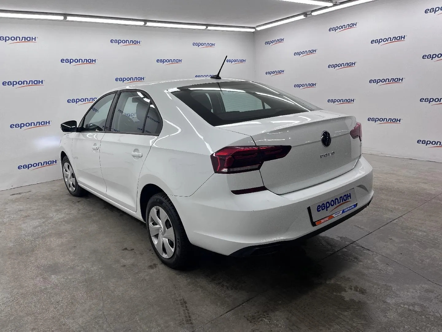 Volkswagen Polo Респект 1.6 110 л.с. АТ, фото 4