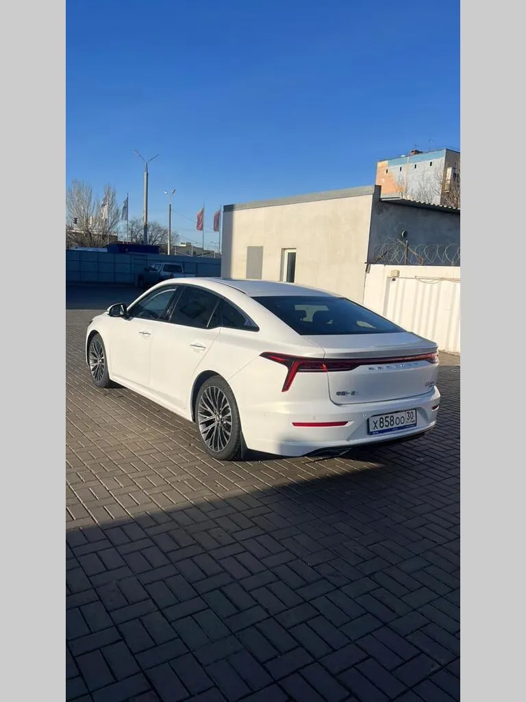 FAW Bestune B70 2.0T AT, фото 3