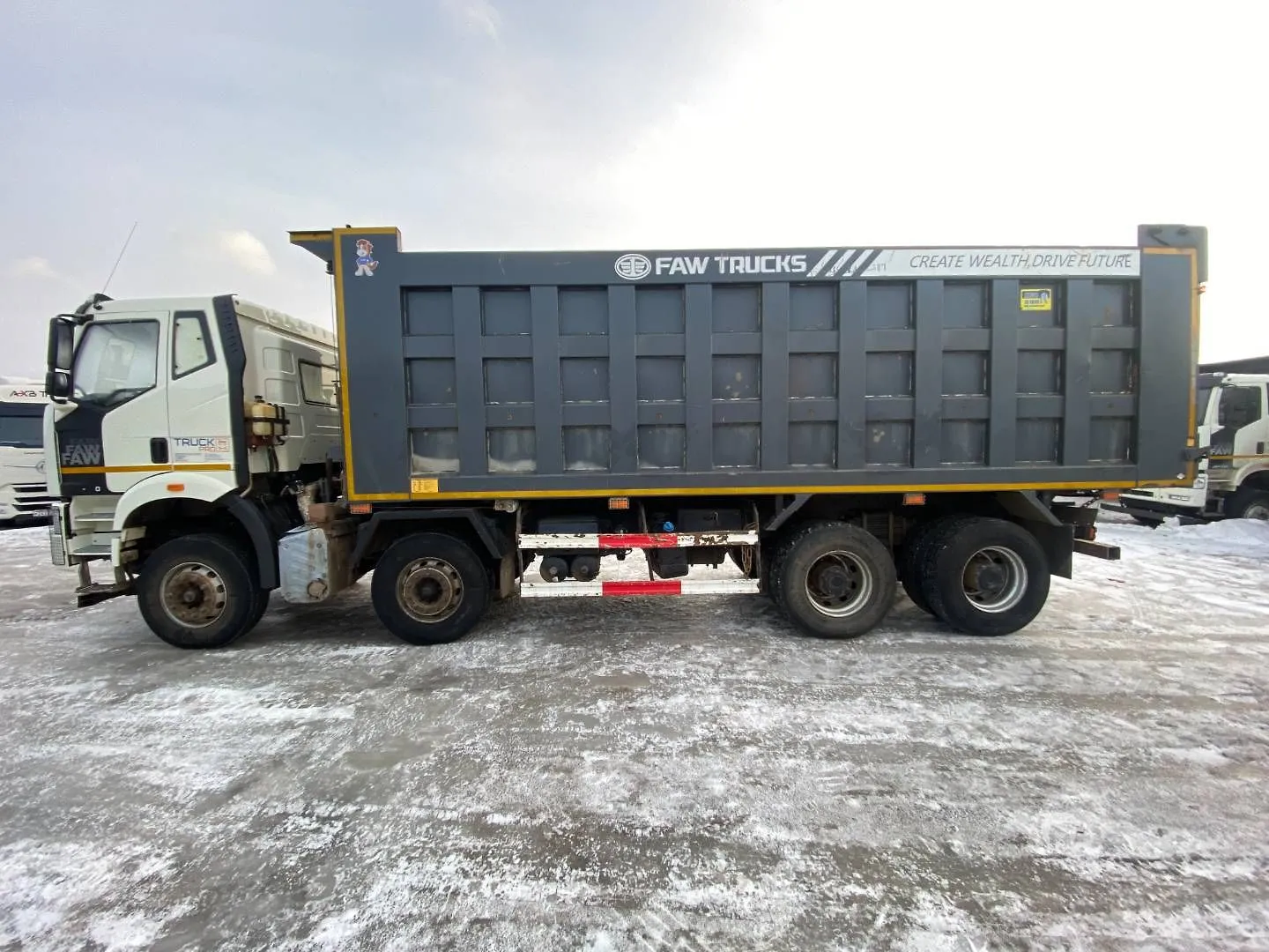 FAW CA 3310 8x4 Самосвал, фото 5