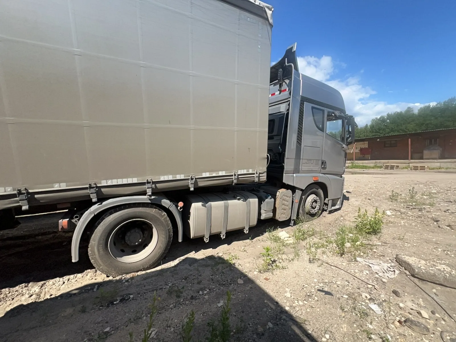 FAW JH6 4x2 Седельный тягач, фото 3