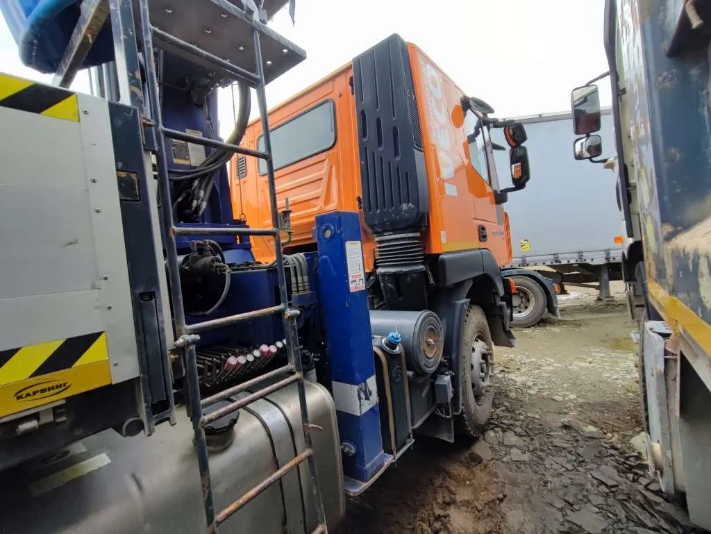 Карвинг 3370* на шасси HONGYAN GENLYON 6x4 Бортовой с КМУ, фото 3