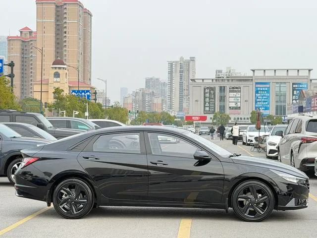 Hyundai Elantra CVT LUX Black Knight Limited Edition, фото 5