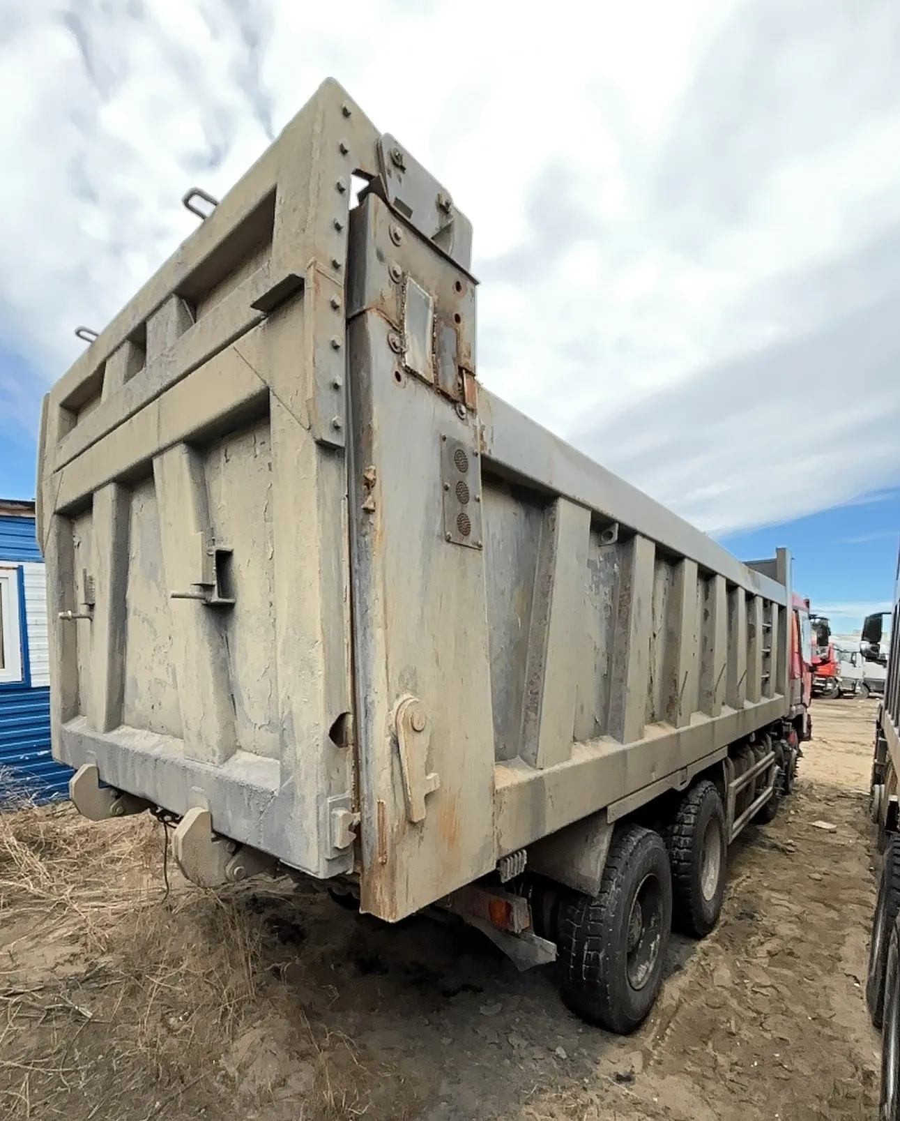 Shacman SX* 8x4 Самосвал, фото 3