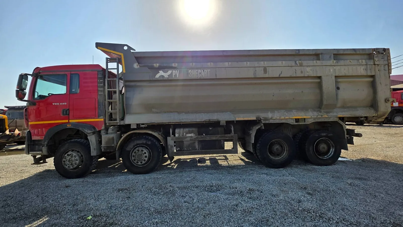 HOWO T5G 8x4 Самосвал, фото 5
