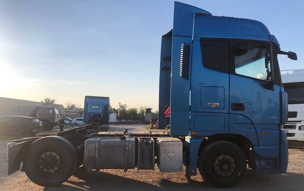 Foton AUMAN 4x2 Седельный тягач, фото 4