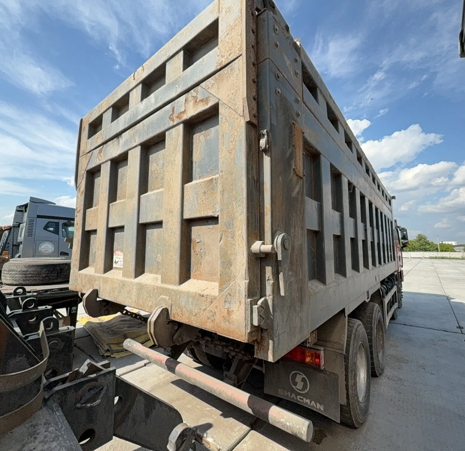Shacman SX* 8x4 Самосвал, фото 3