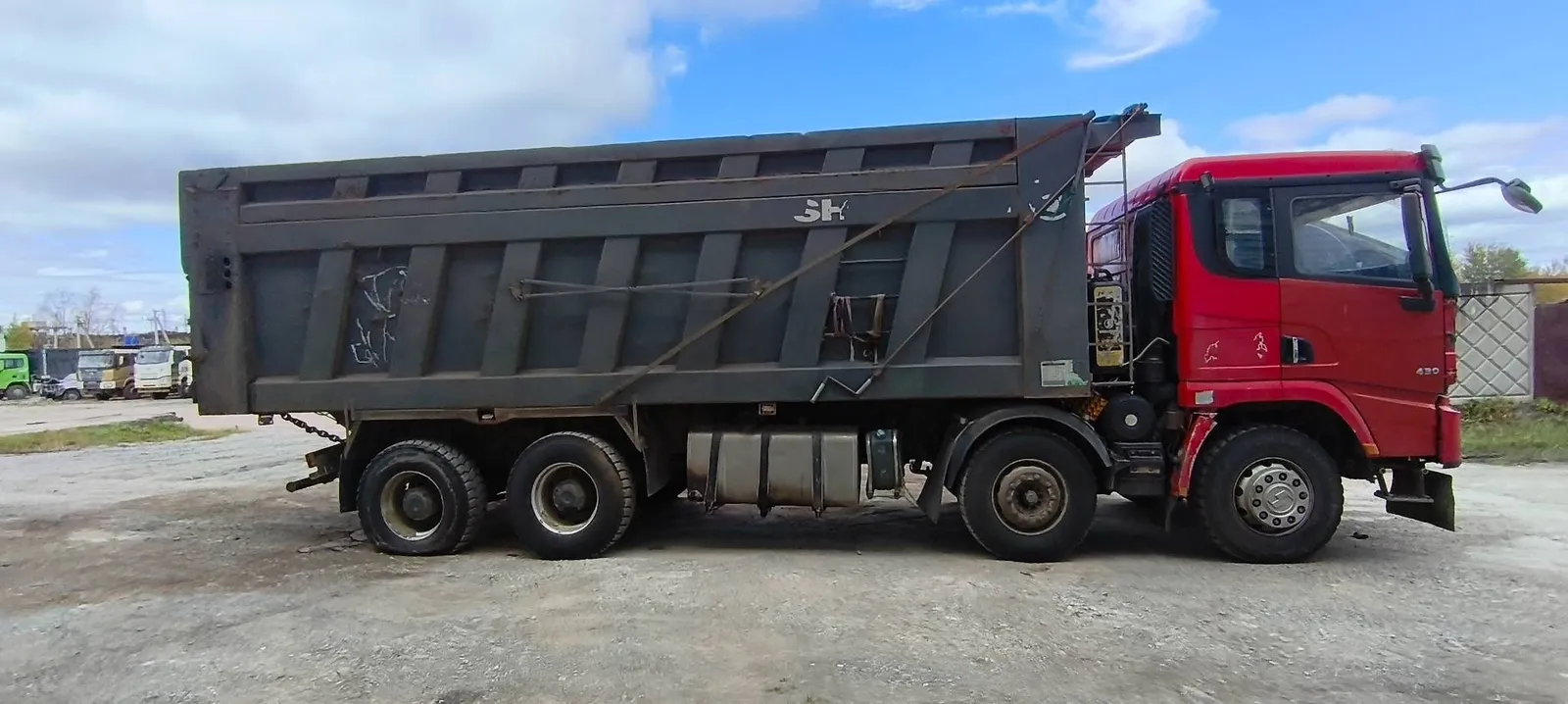 Shacman SX* 8x4 Самосвал, фото 2