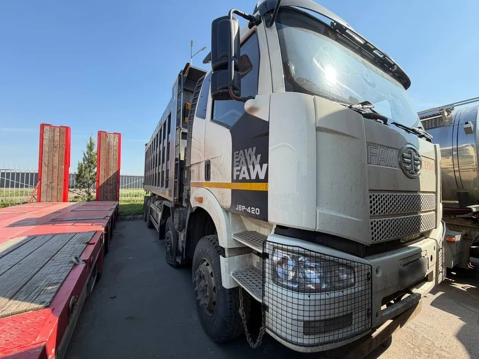 FAW CA 3310 8x4 Самосвал, фото 2