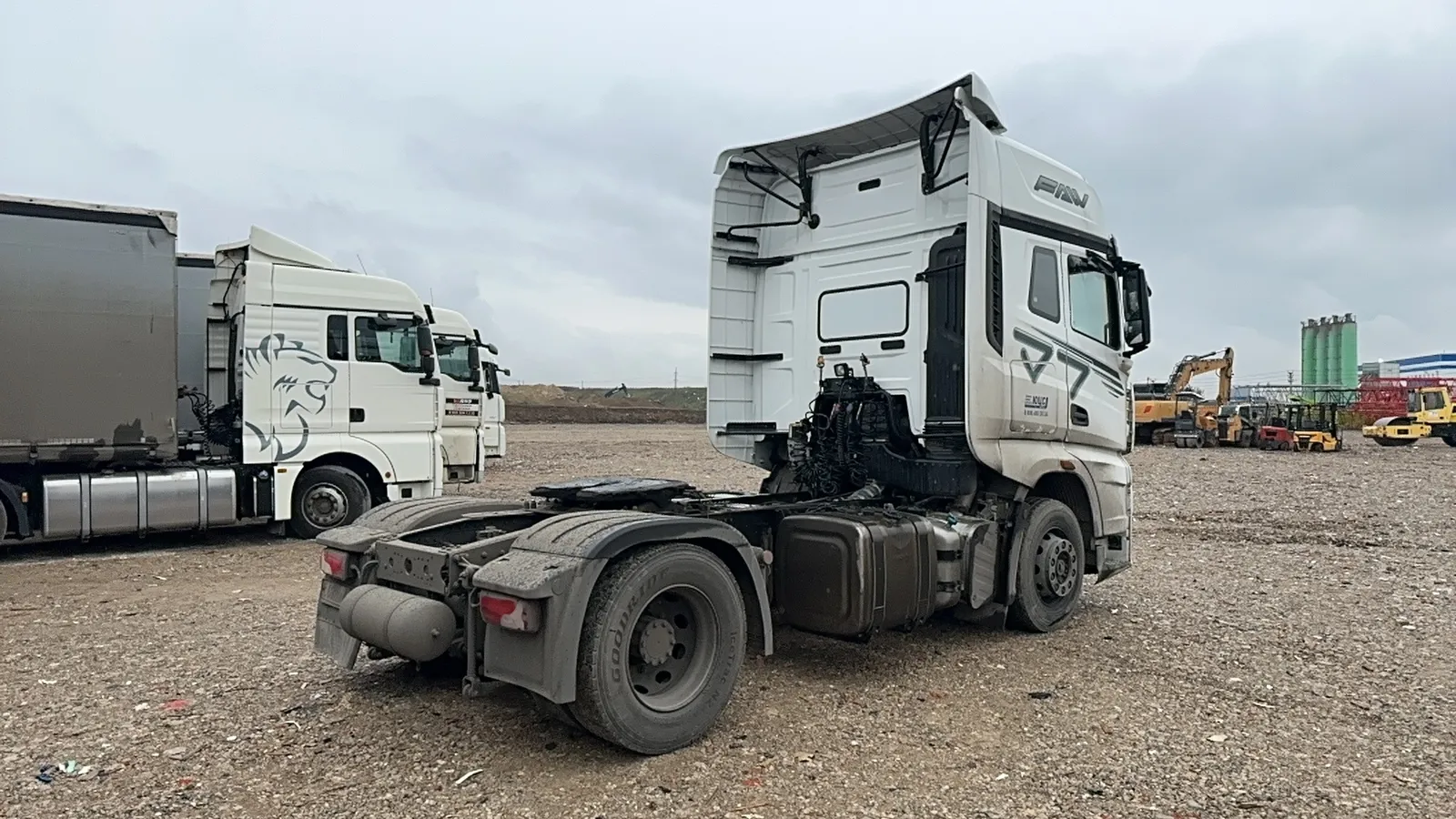 FAW J7 4x2 Седельный тягач, фото 3