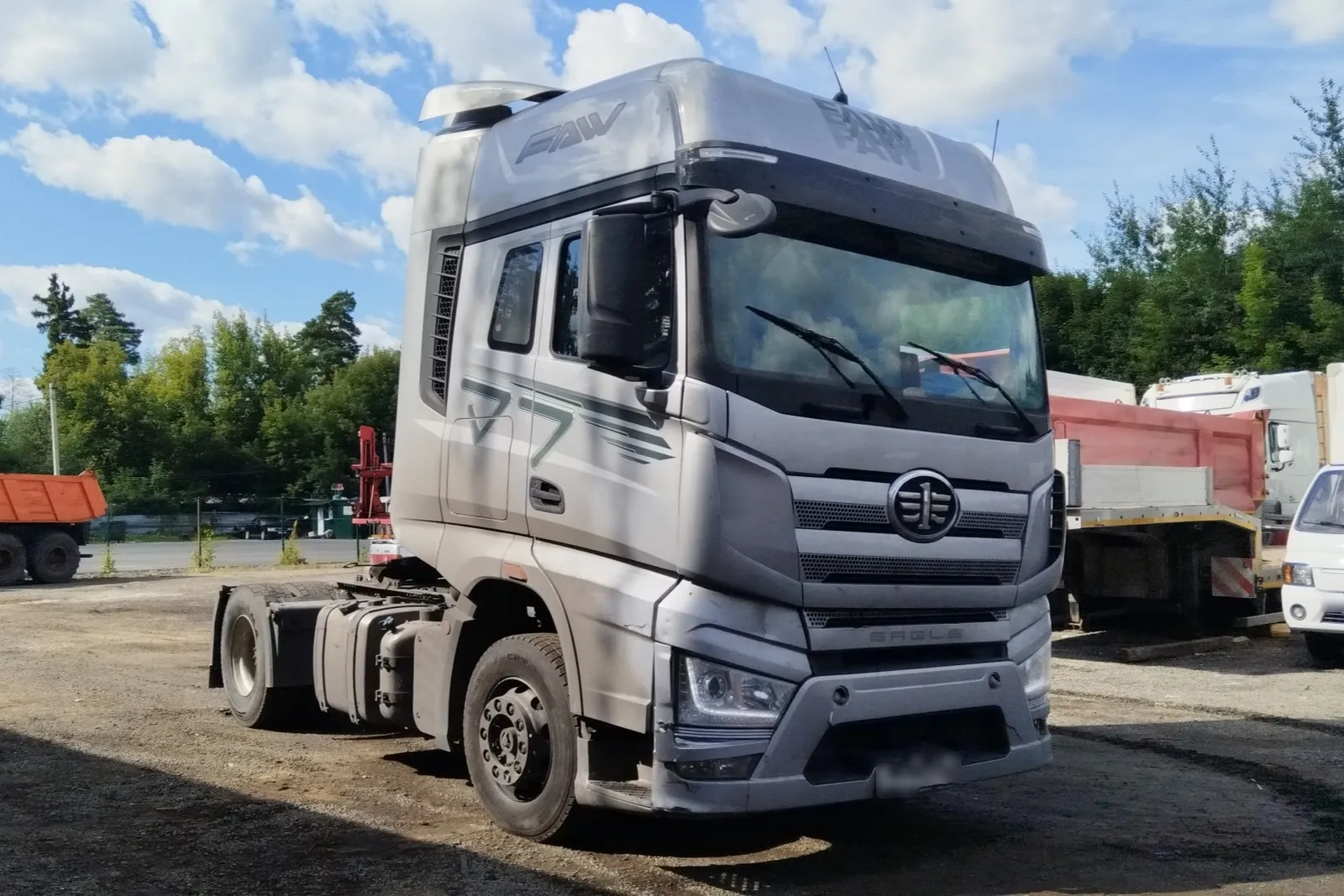 FAW J7 4x2 Седельный тягач, фото 2