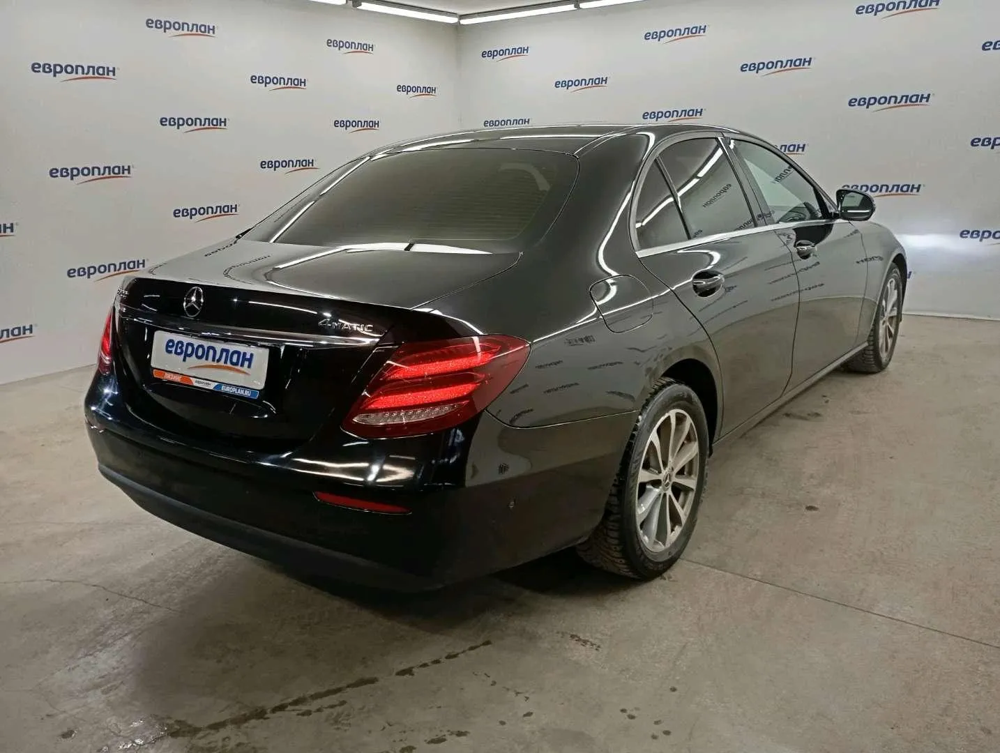 Mercedes-Benz E седан 200 полный привод Интеллиджент Драйв, фото 3