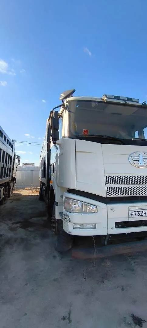 FAW CA 3310 8x4 Самосвал, фото 2