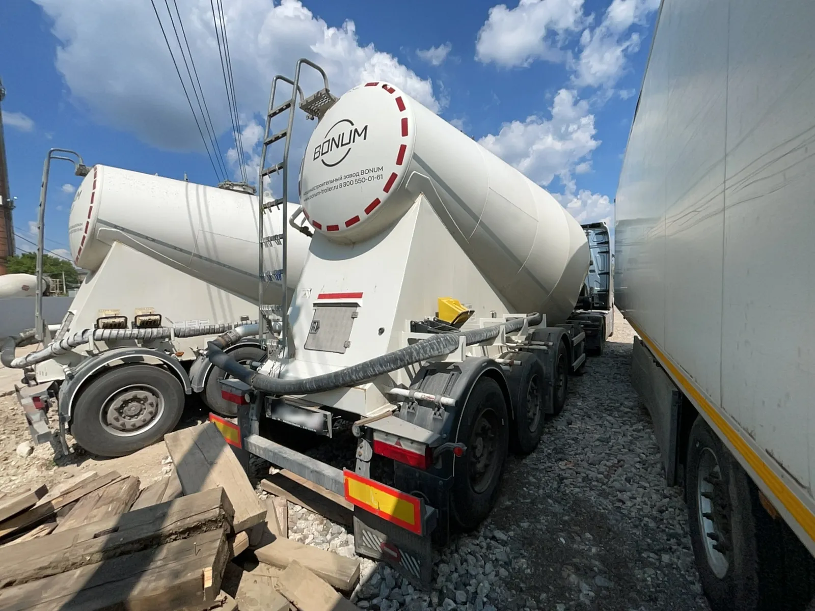 BONUM 914231 Полуприцеп цистерна для сыпучих грузов, фото 3