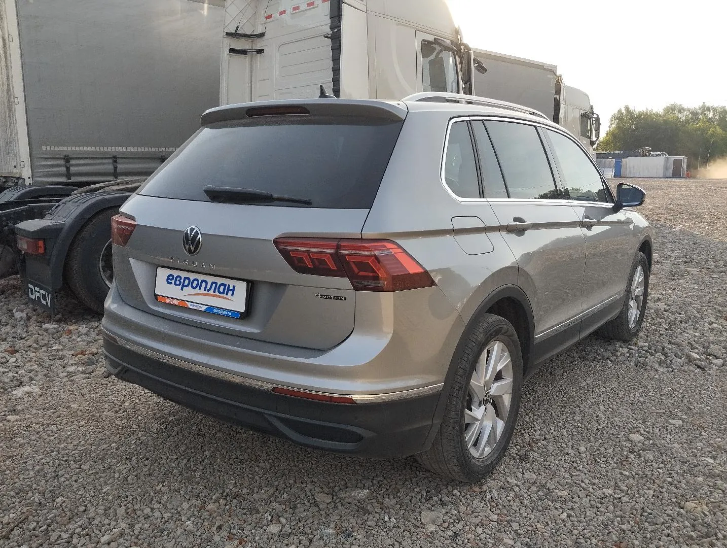 Volkswagen Tiguan Статус Плюс 2.0Т 180 л.с. АТ полный привод, фото 3