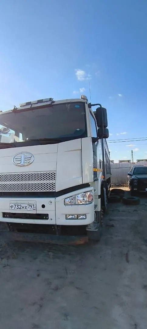 FAW CA 3310 8x4 Самосвал, фото 3