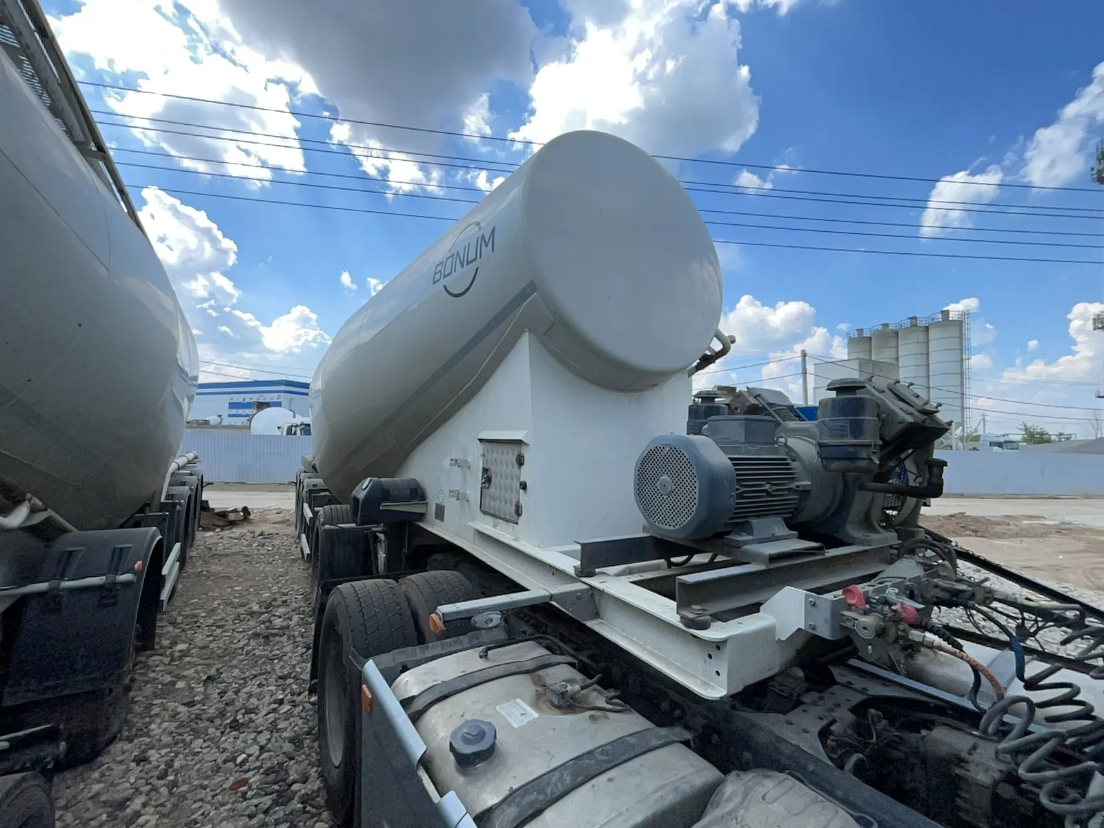 BONUM 914231 Полуприцеп цистерна для сыпучих грузов, фото 2