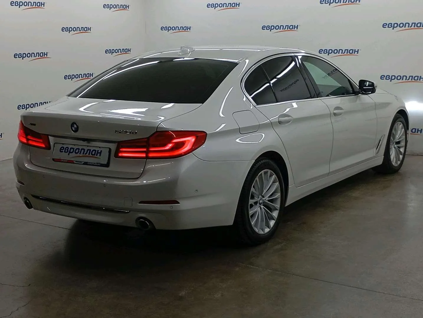 BMW 5 серия 520д полный привод Бизнес, фото 3