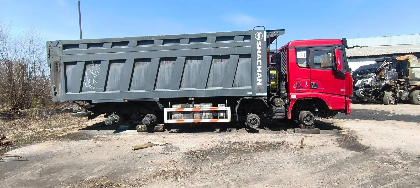 Shacman SX* 8x4 Самосвал, фото 4
