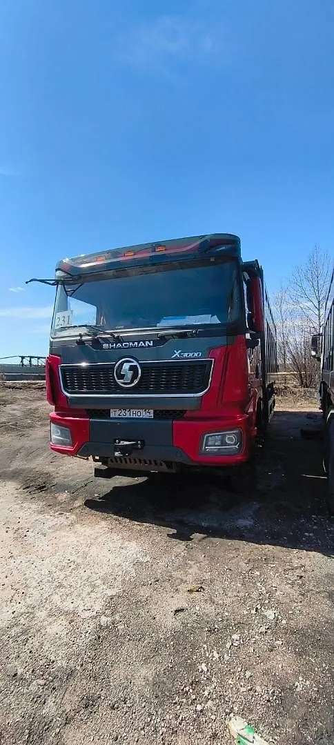 Shacman SX* 8x4 Самосвал, фото 2
