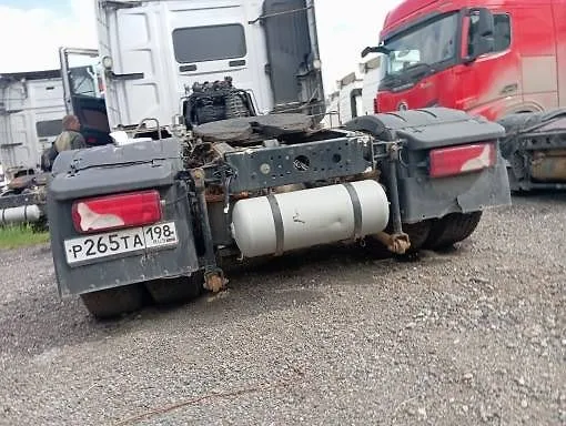 FAW J7 4x2 Седельный тягач, фото 4