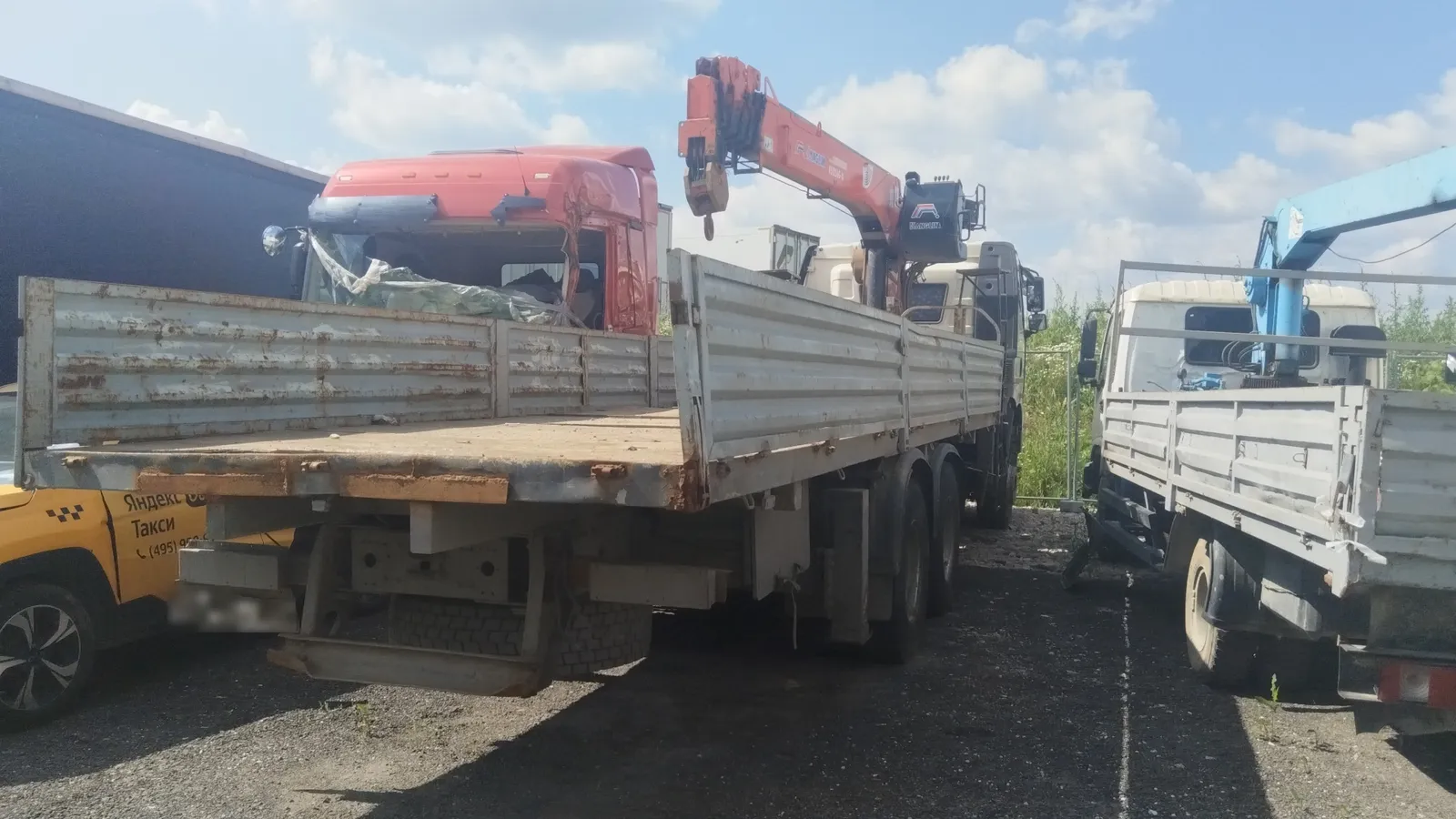 Айсин W0* на шасси FAW CA 3250 6X4 Бортовой с КМУ, фото 3