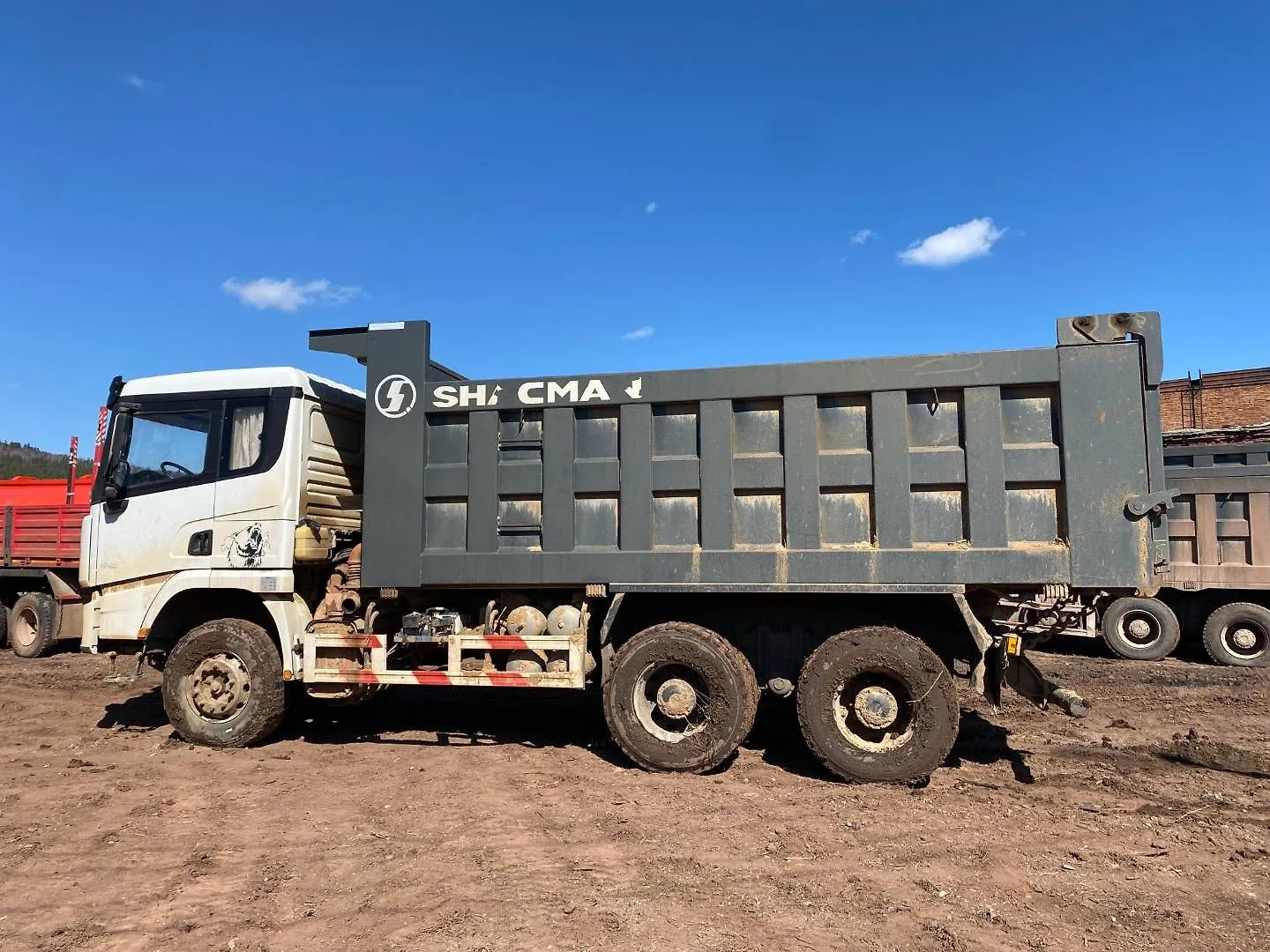Shacman SX* 6x6 Самосвал, фото 4