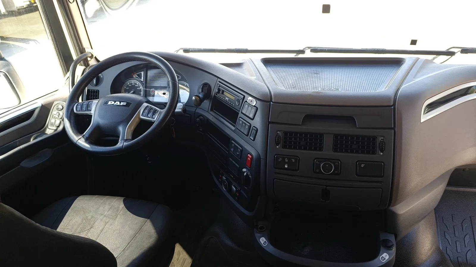 DAF XF 4x2 Седельный тягач, фото 5
