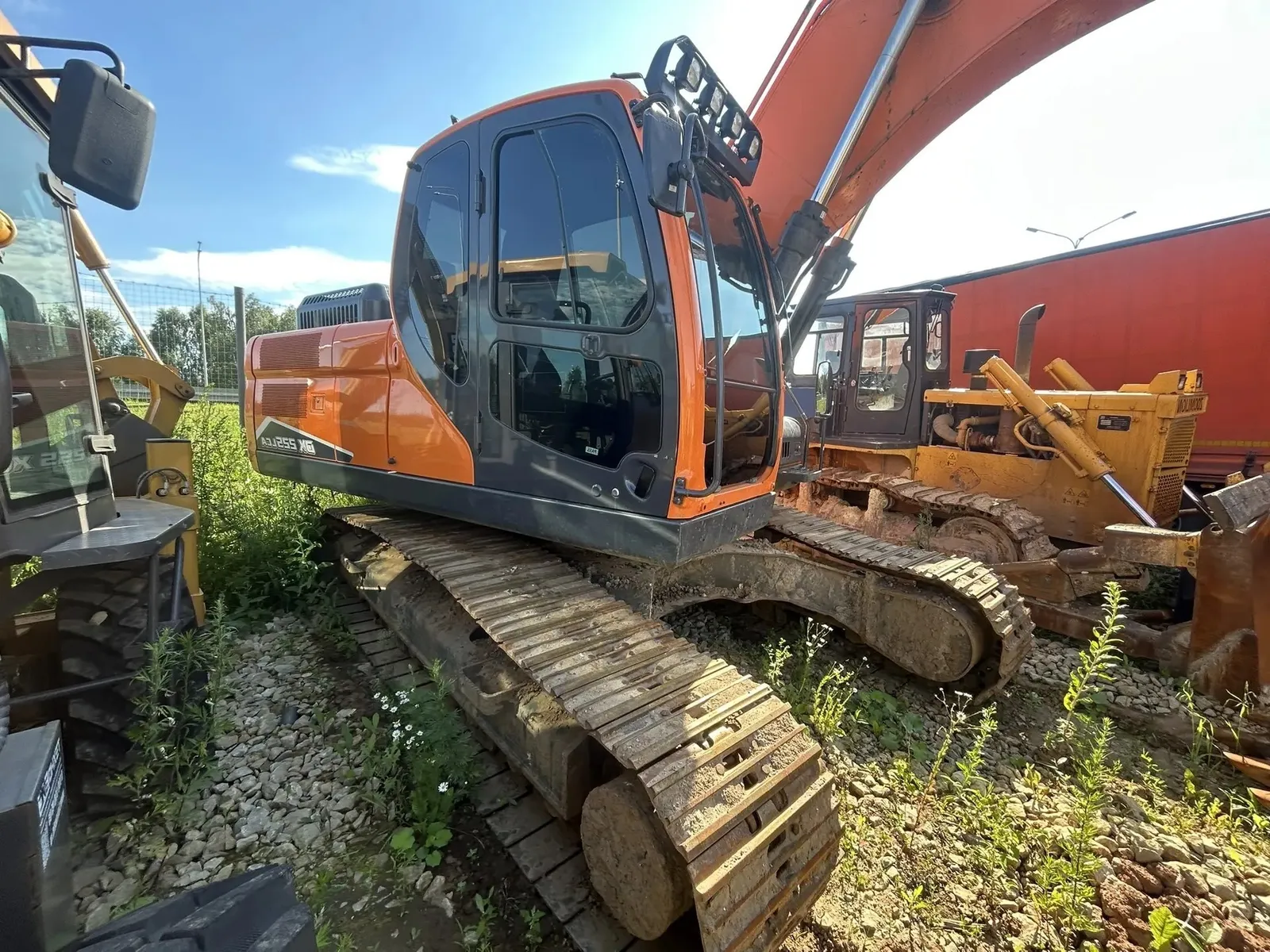 Doosan DX 225 Экскаватор, фото 2