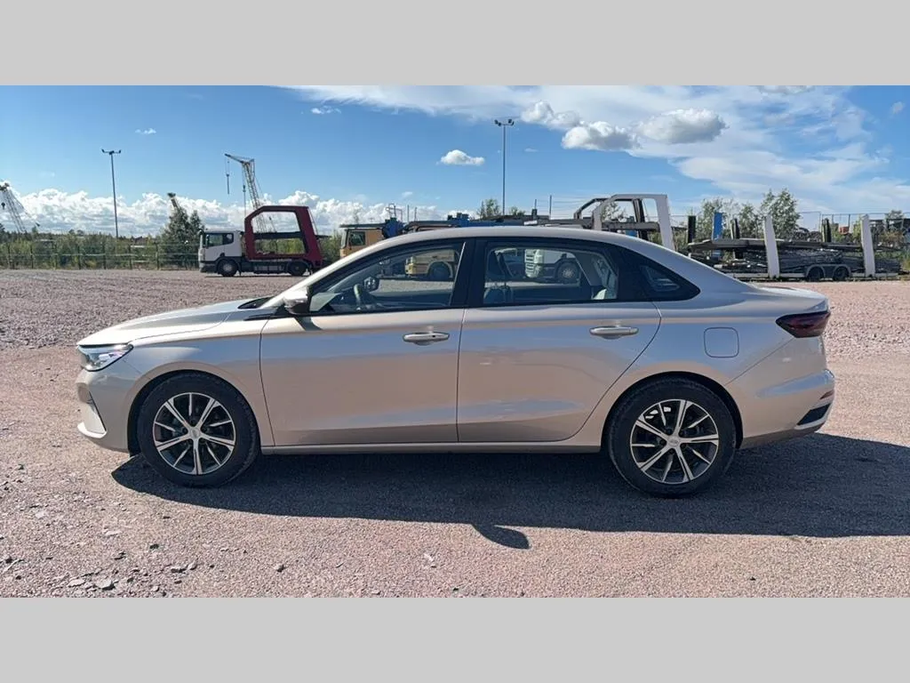 Geely EMGRAND, фото 2