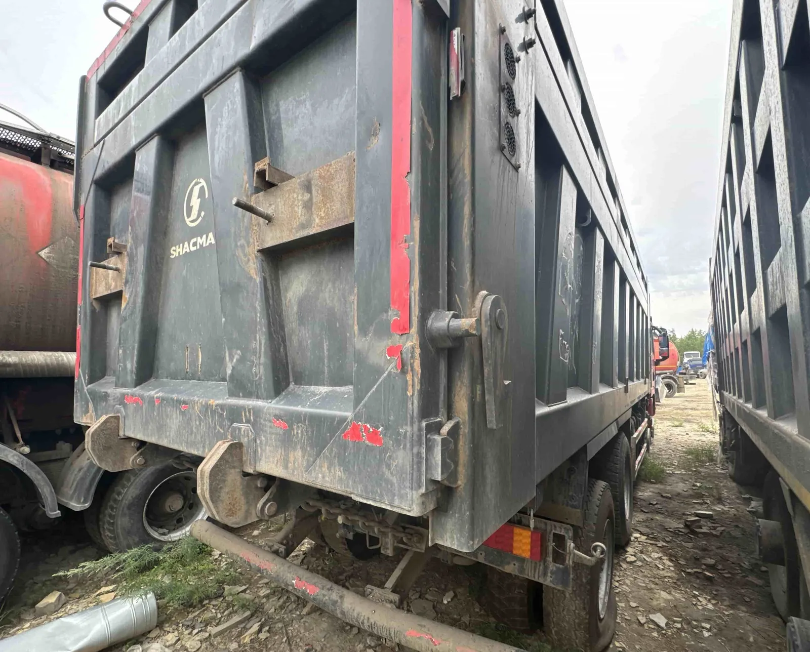 Shacman SX* 8x4 Самосвал, фото 3