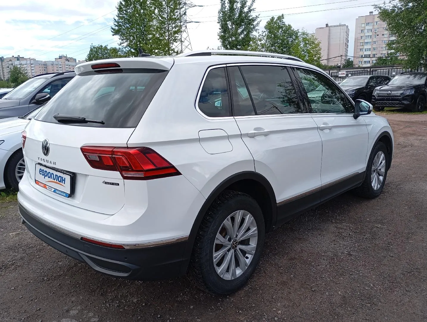 Volkswagen Tiguan Статус 2.0Т 180 л.с. АТ полный привод, фото 3