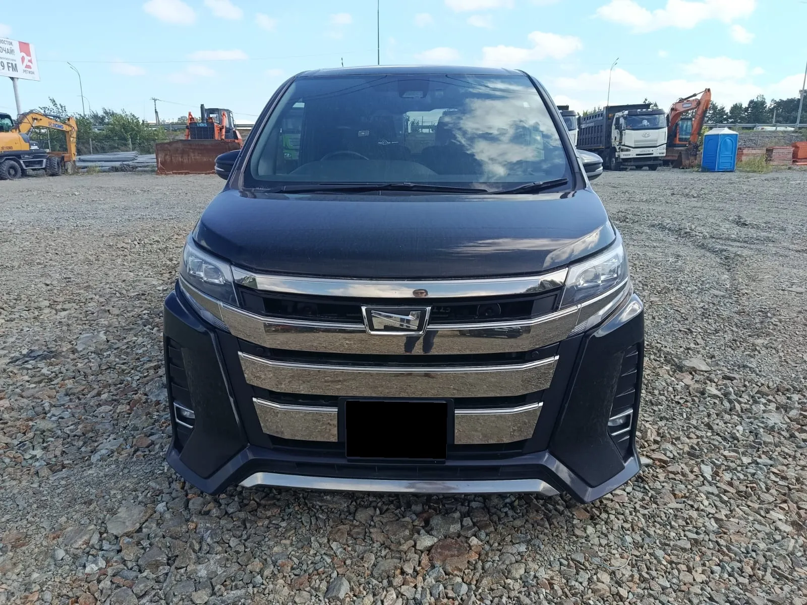 Toyota Noah, фото 2