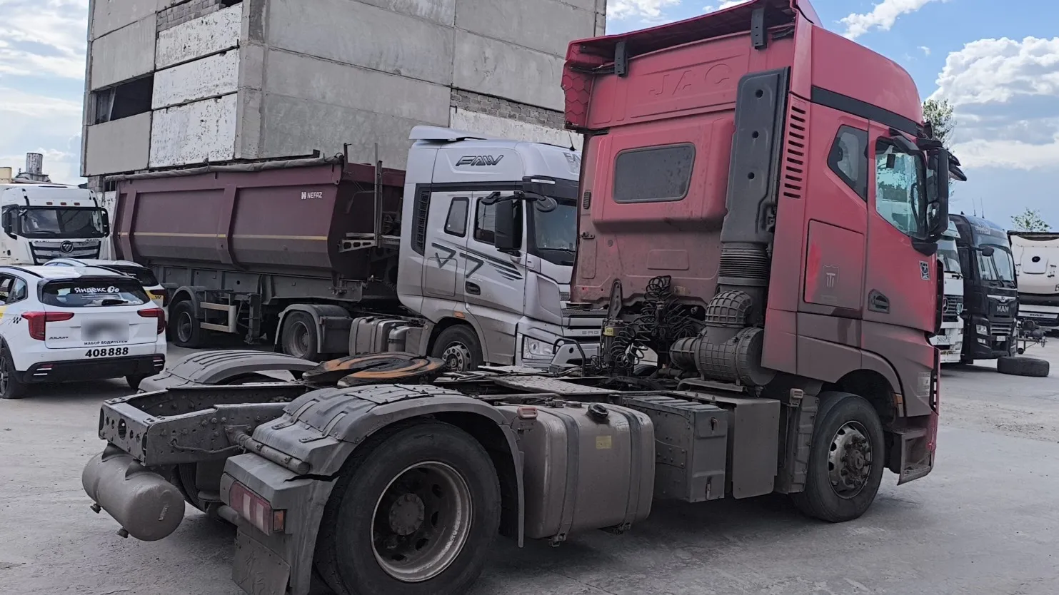 JAC K7 4x2 Седельный тягач, фото 3