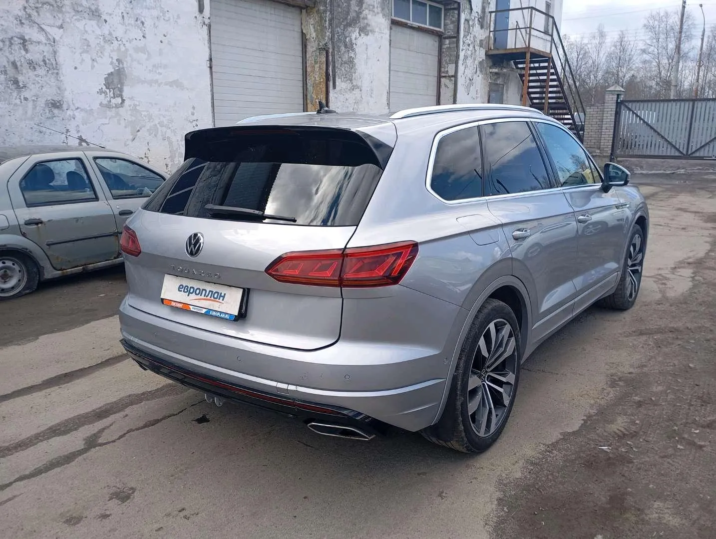 Volkswagen Touareg 3.0 V6 TDI 4WD R-Line auto, фото 3