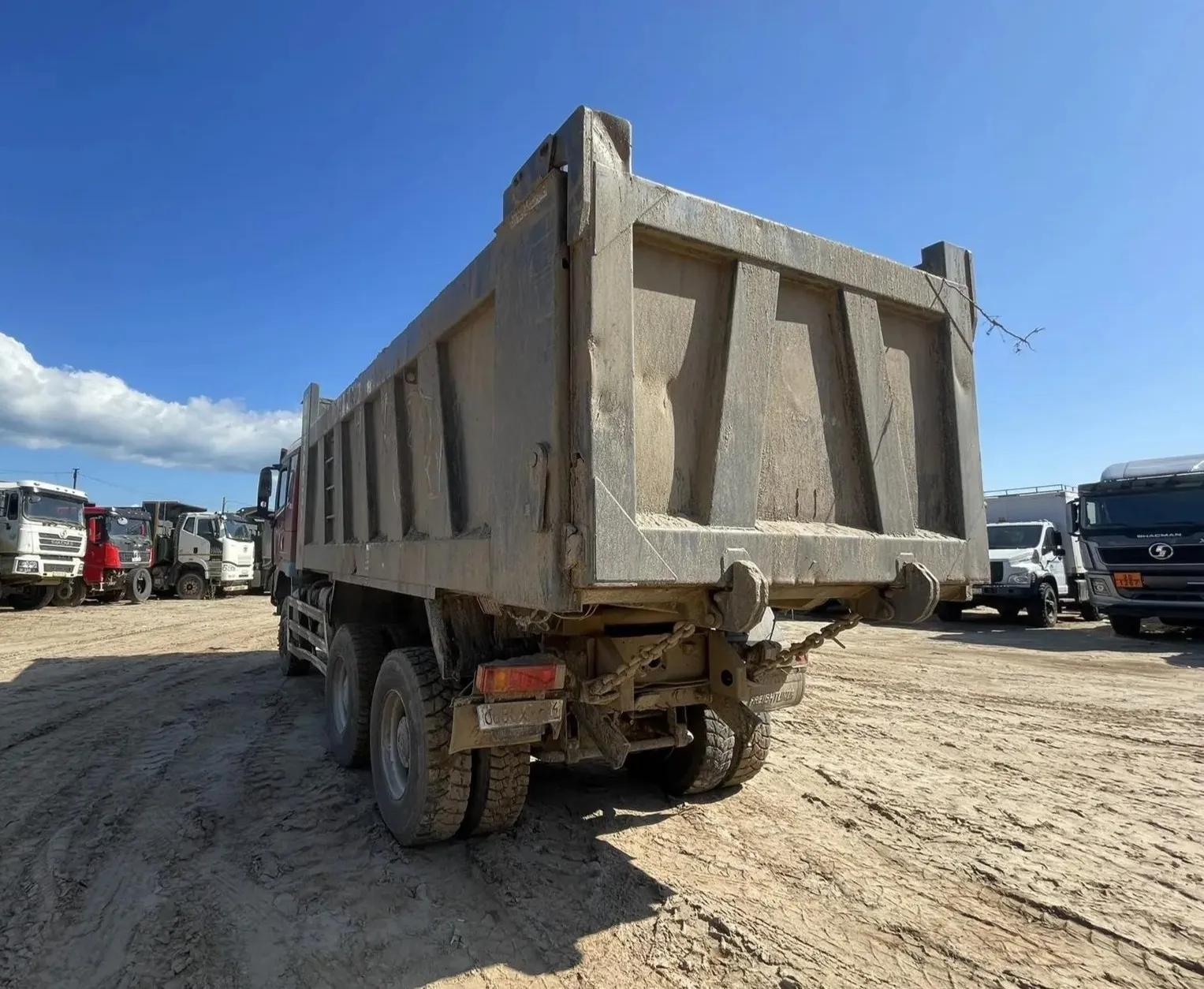 Shacman SX* 6x6 Самосвал, фото 4