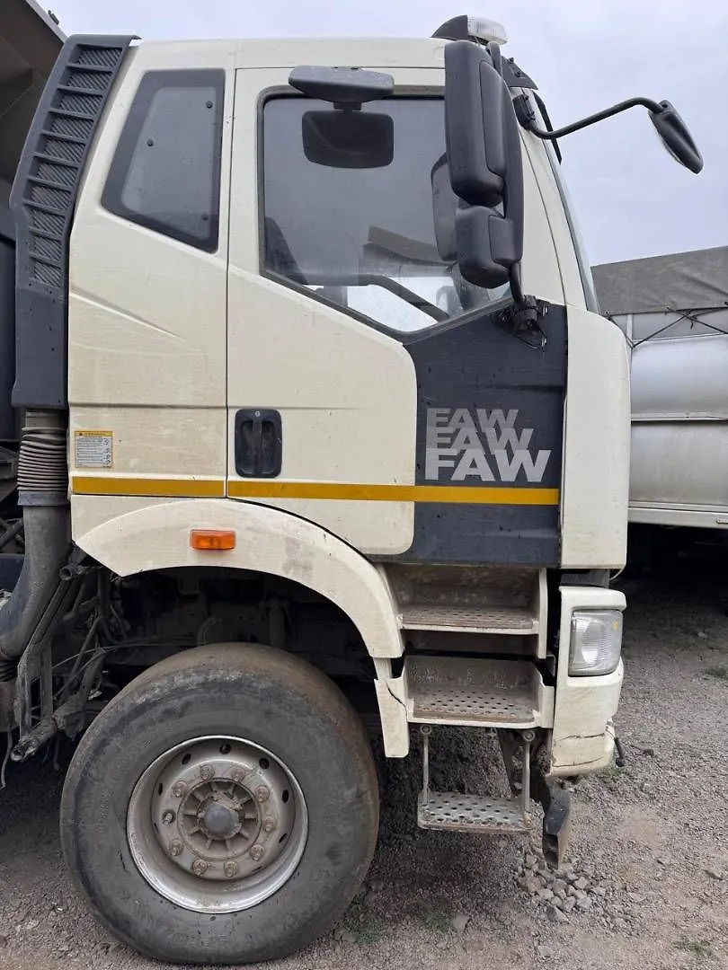 FAW CA 3310 8x4 Самосвал, фото 3