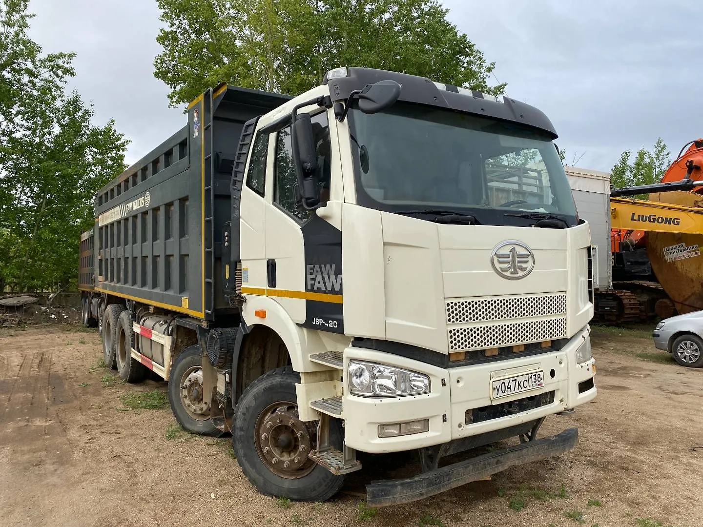 FAW CA 3310 8x4 Самосвал, фото 2