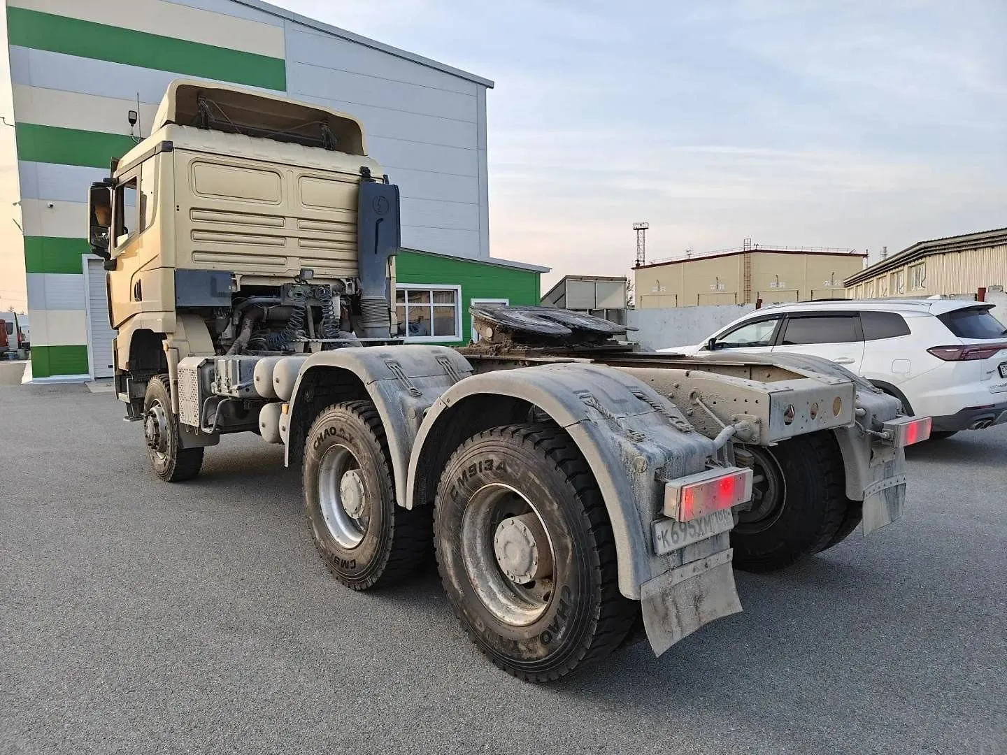 Shacman SX* 6x6 Седельный тягач, фото 5