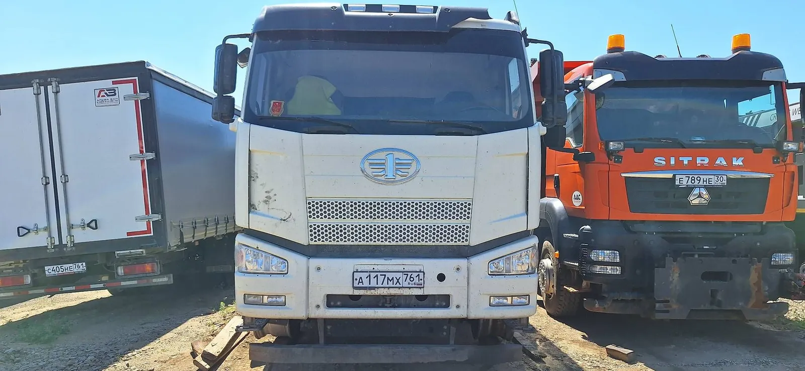 FAW CA 3310 8x4 Самосвал, фото 2