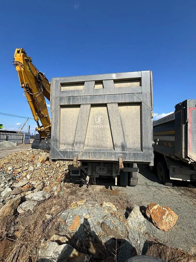 Shacman SX* 8x4 Самосвал, фото 2
