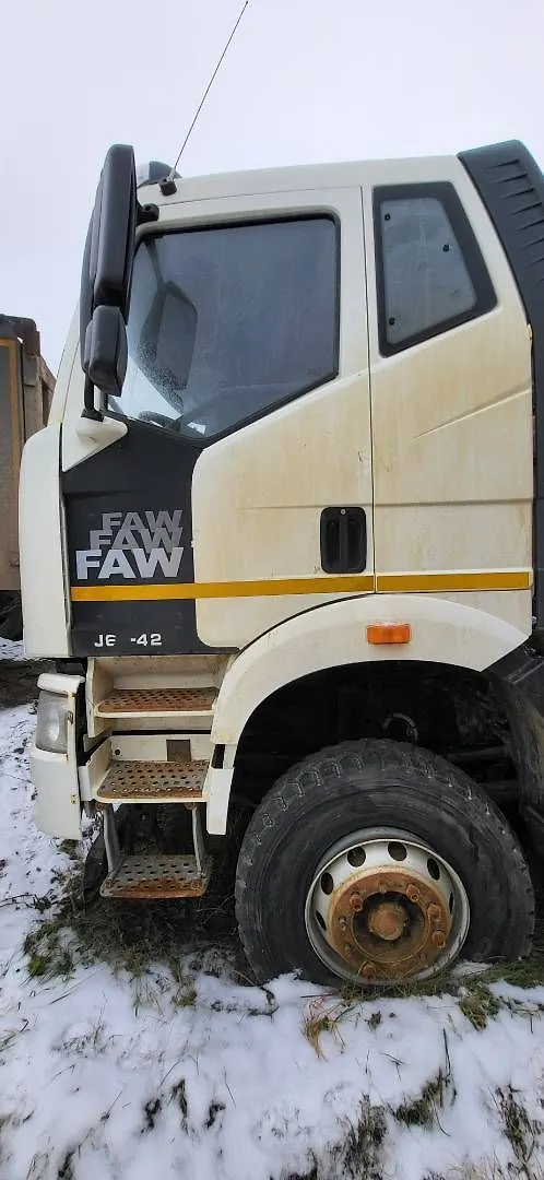 FAW CA 3310 8x4 Самосвал, фото 3