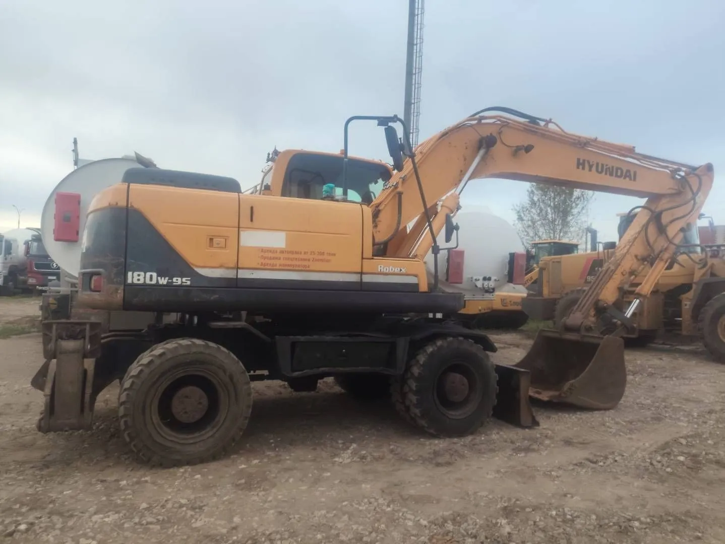 Hyundai R180* Экскаватор колесный, фото 3