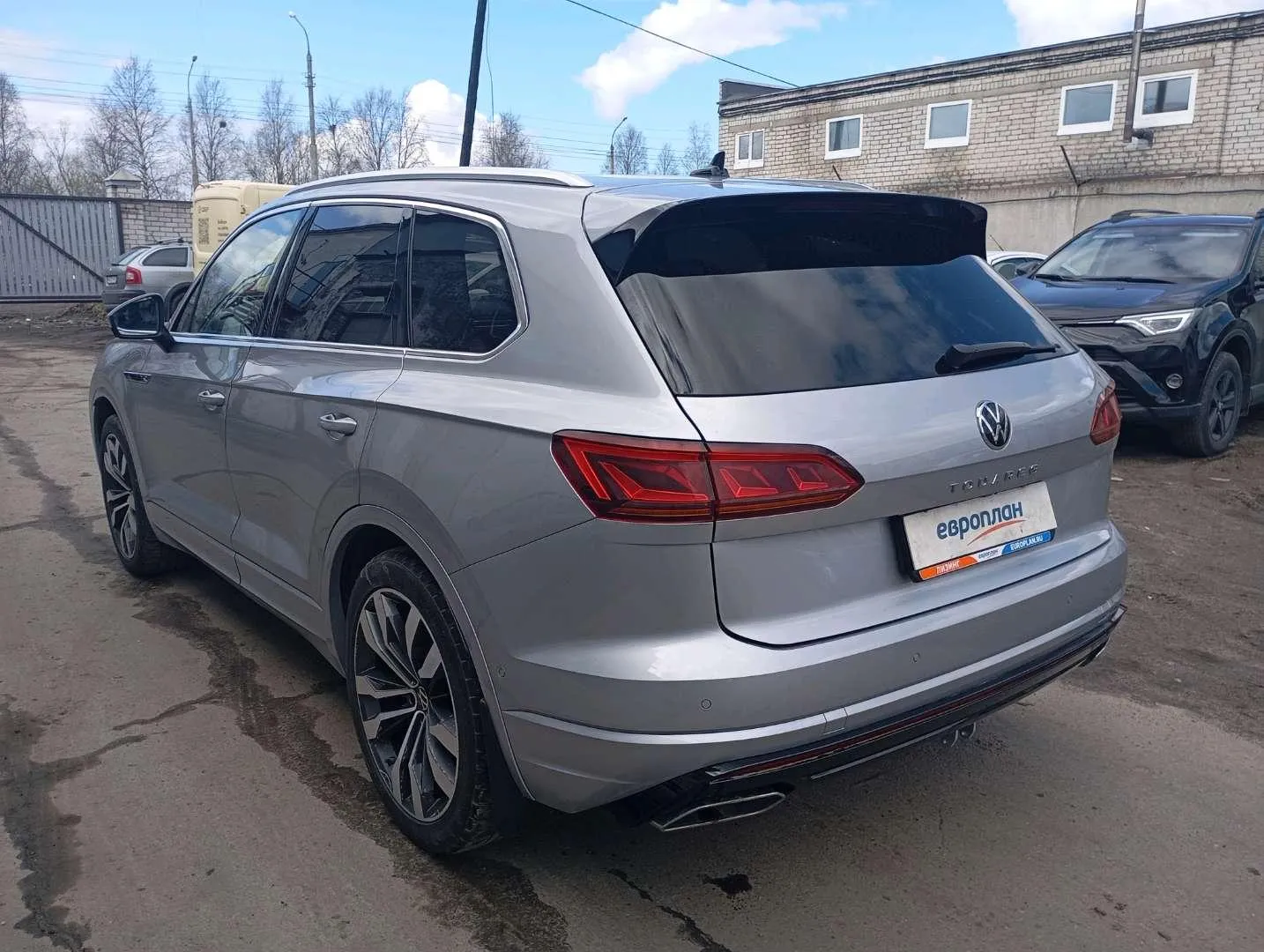 Volkswagen Touareg 3.0 V6 TDI 4WD R-Line auto, фото 4