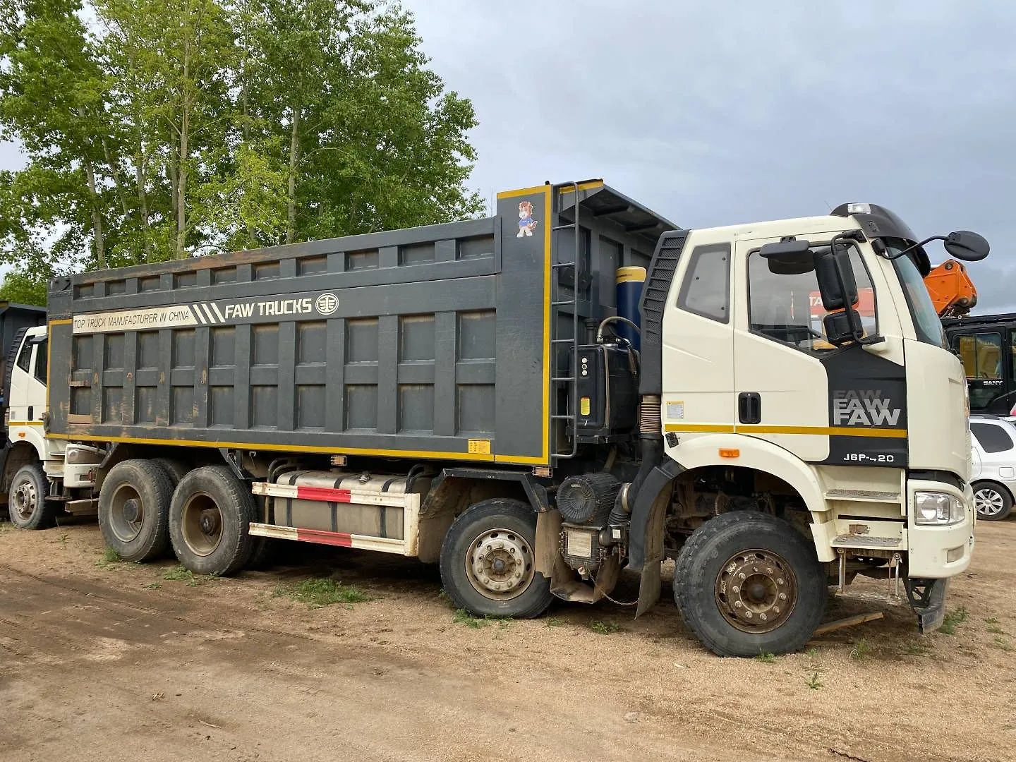 FAW CA 3310 8x4 Самосвал, фото 4