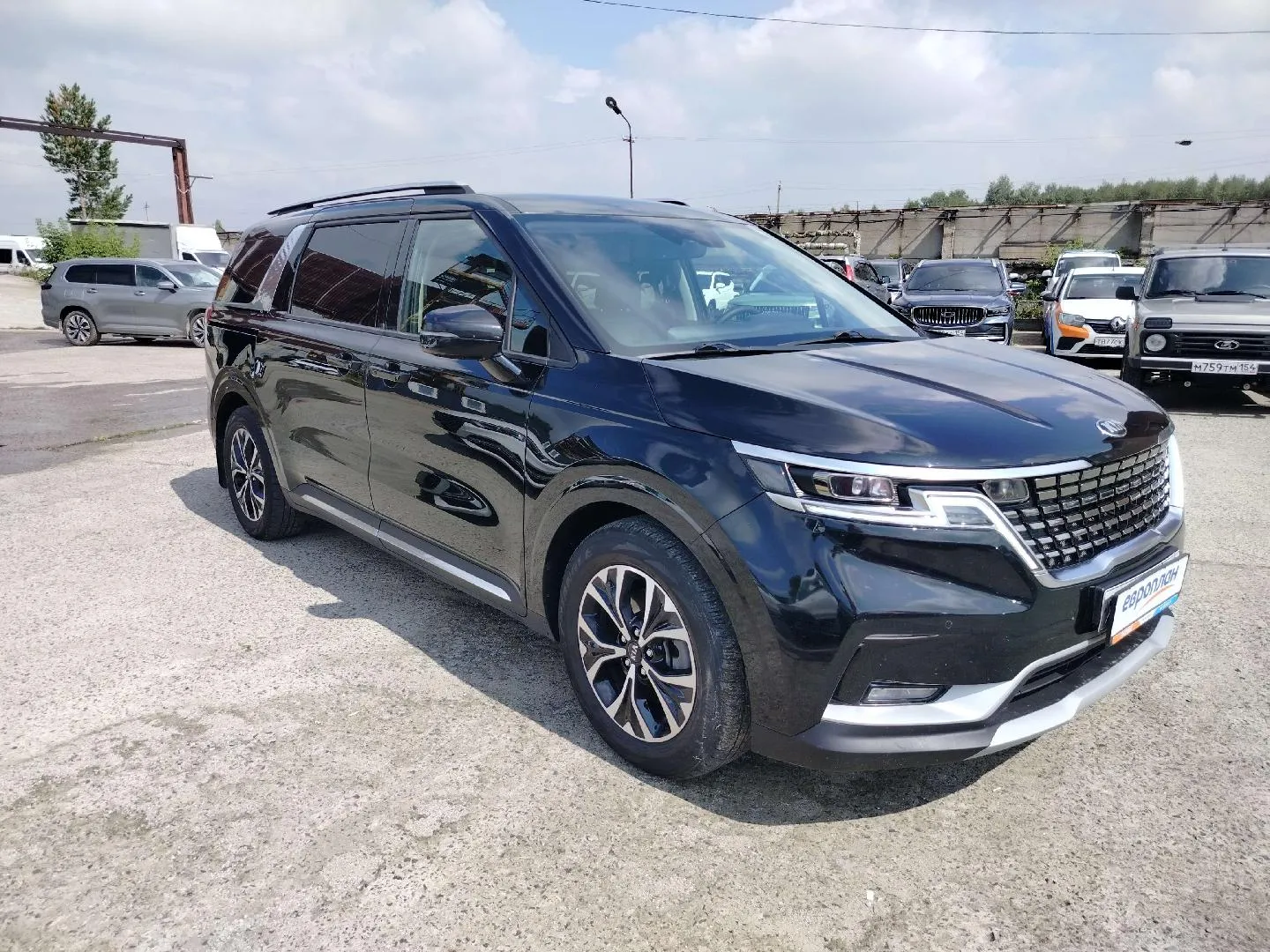 Kia Carnival Престиж 2.2 дизель АТ, фото 2