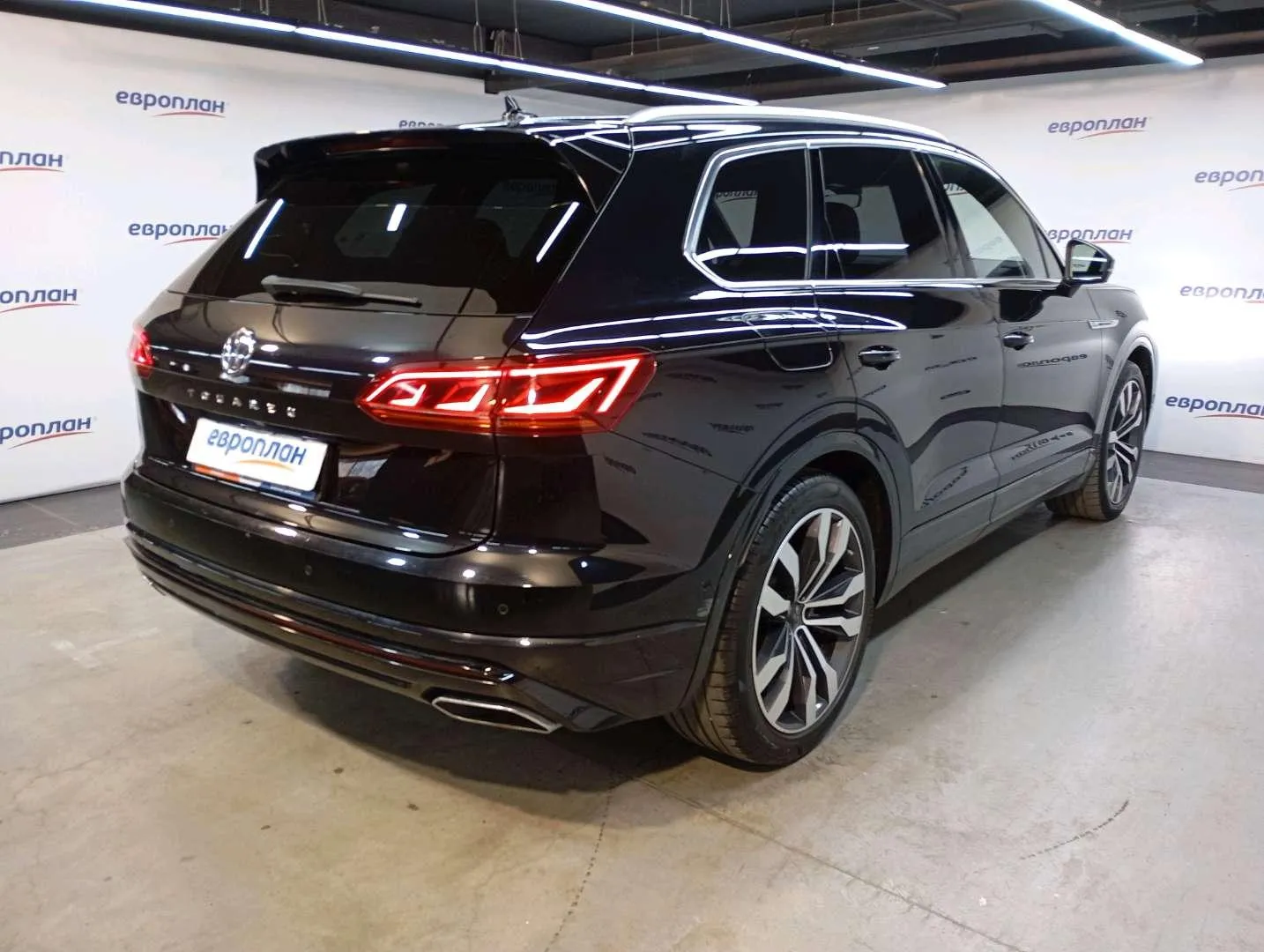 Volkswagen Touareg 3.0 V6 TDI 4WD R-Line auto, фото 3