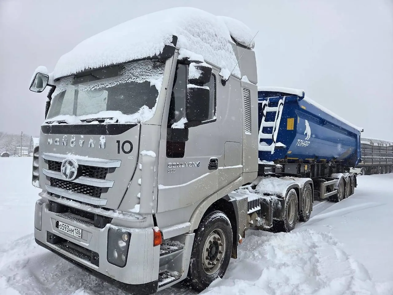 HONGYAN CQ* 6x4 Седельный тягач, фото 3